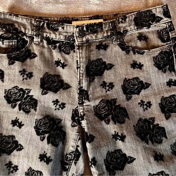 Chico's Platinum Denim Grey Jeans w/ Black Floral pattern (See chart in pics) - Picture 4 of 9